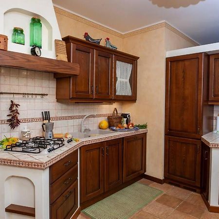 Spaziosa Villa Con Piscina E Giardino, بولينيانو آ ماري المظهر الخارجي الصورة