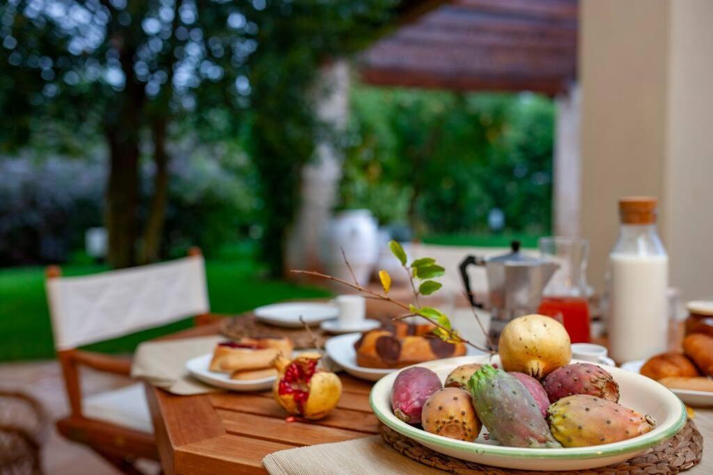 Spaziosa Villa Con Piscina E Giardino, بولينيانو آ ماري المظهر الخارجي الصورة