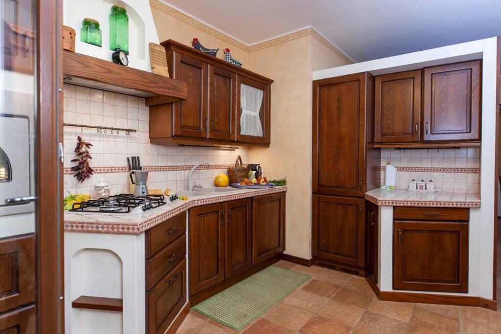 Spaziosa Villa Con Piscina E Giardino, بولينيانو آ ماري المظهر الخارجي الصورة