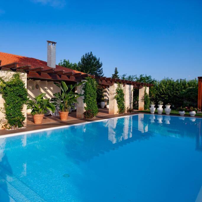 Spaziosa Villa Con Piscina E Giardino, بولينيانو آ ماري المظهر الخارجي الصورة