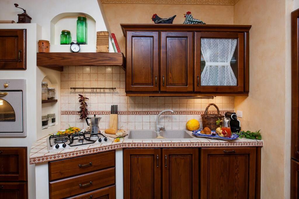 Spaziosa Villa Con Piscina E Giardino, بولينيانو آ ماري المظهر الخارجي الصورة